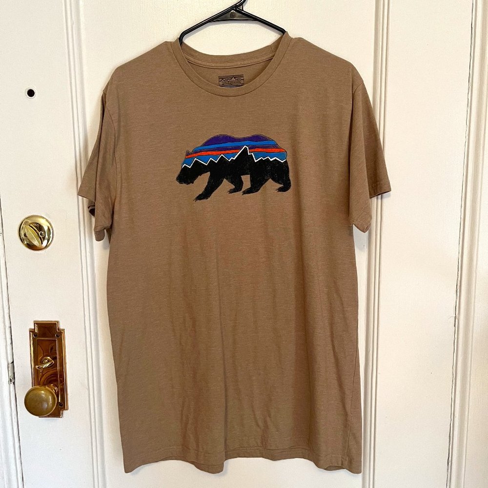 Patagonia Graphic Tee Size L EUC